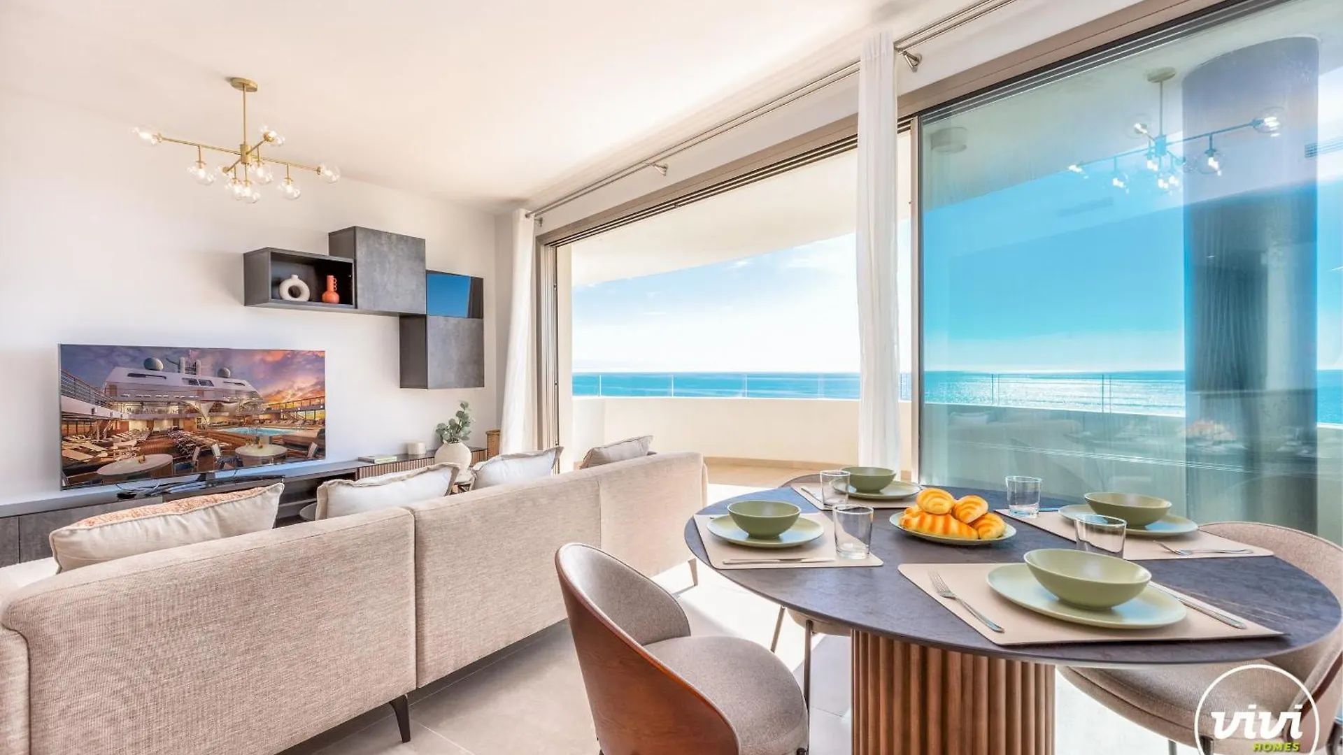 Apartment Vivi Homes - Emerald Pool, Sea View, Gym & Sauna El Faro Spain