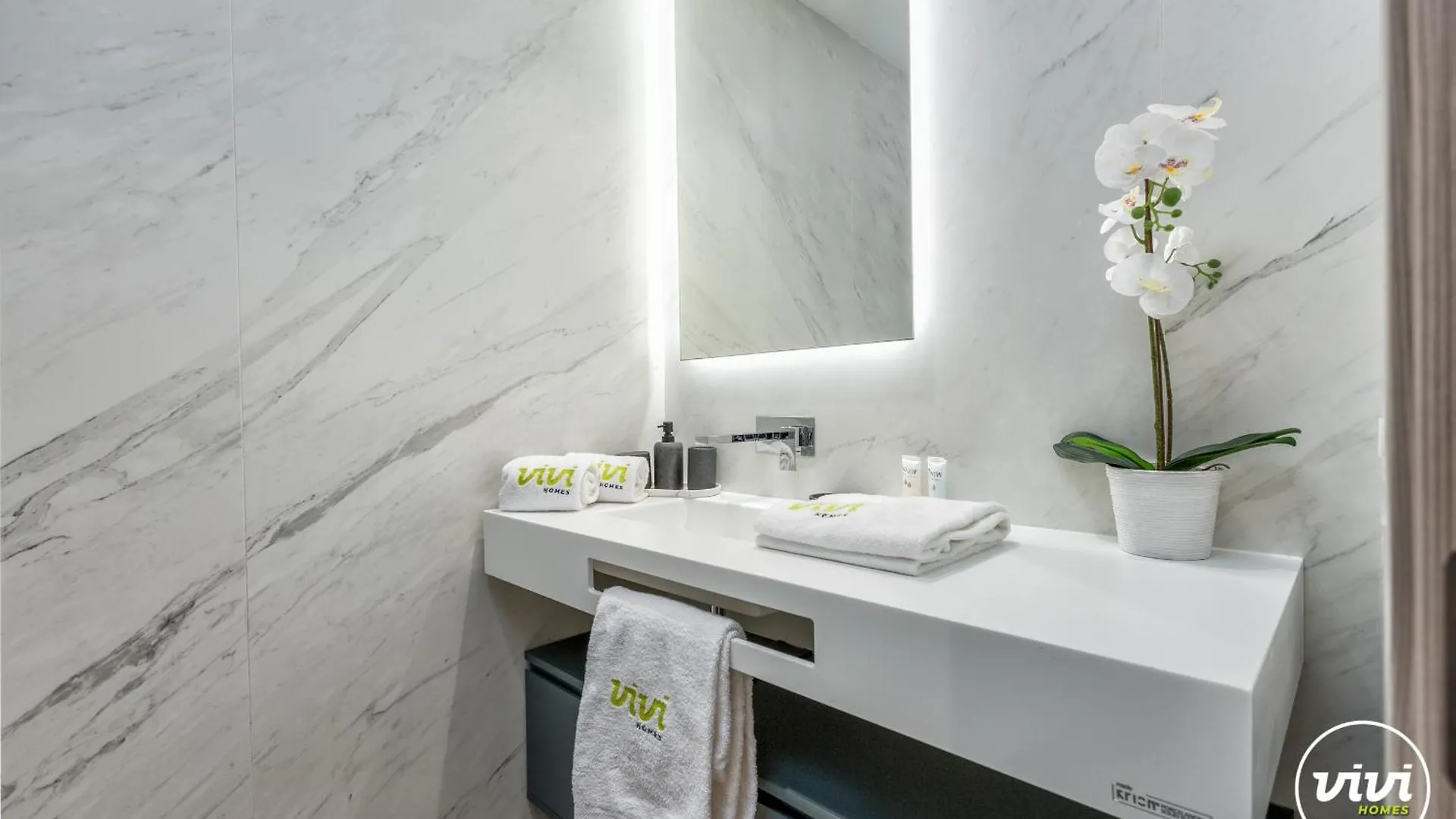 Vivi Homes - Emerald Pool, Sea View, Gym & Sauna El Faro Apartment