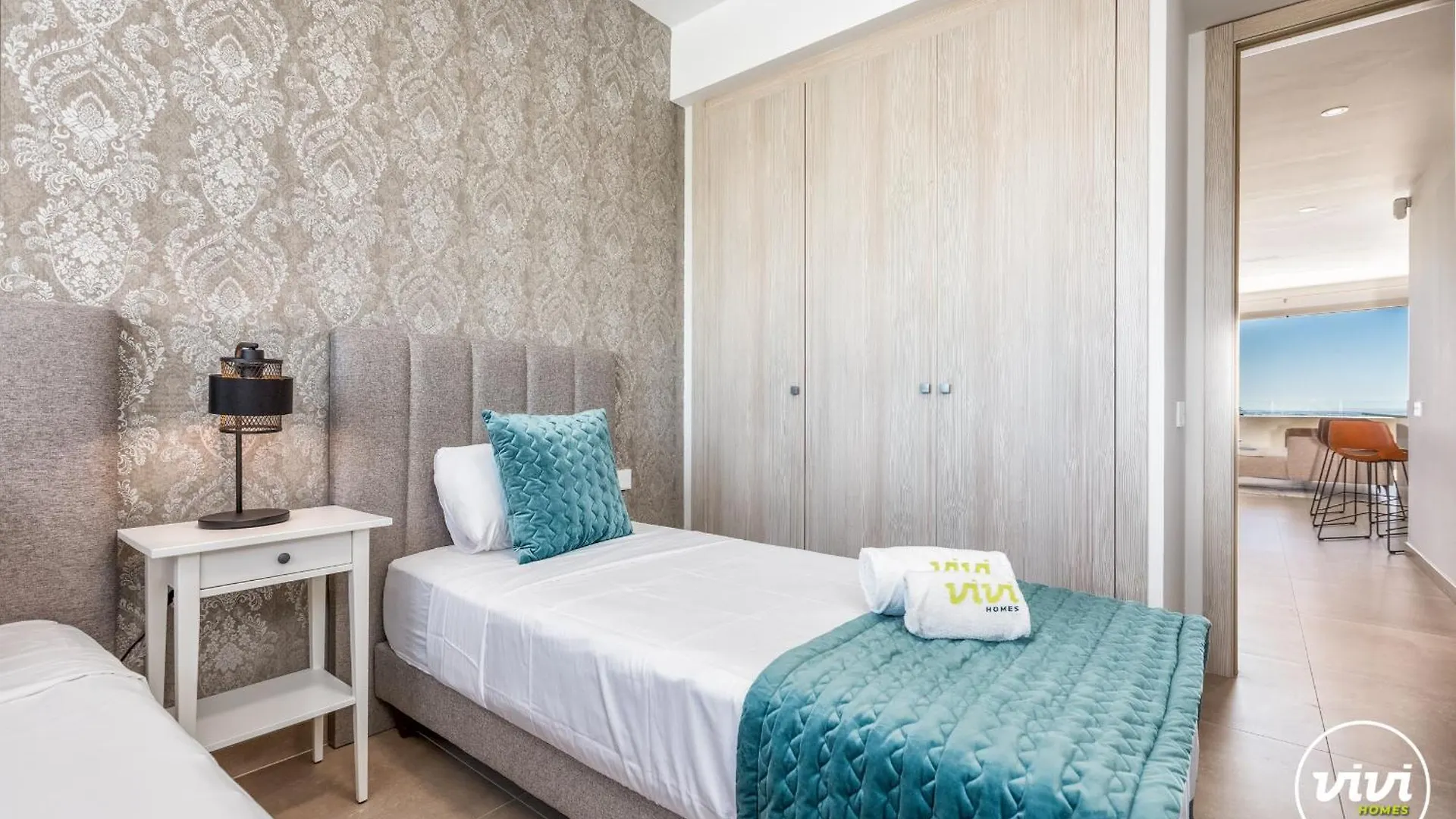 Vivi Homes - Emerald Pool, Sea View, Gym & Sauna El Faro 0*,  Spain