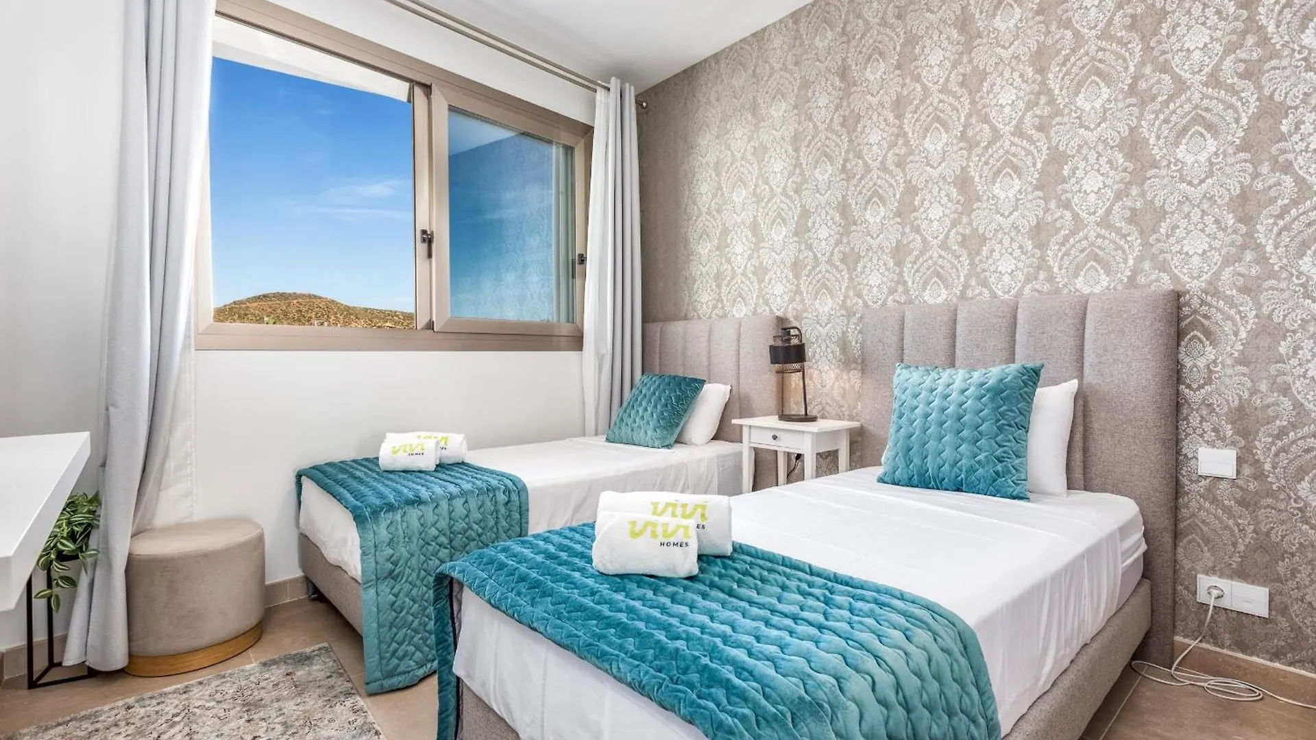 Vivi Homes - Emerald Pool, Sea View, Gym & Sauna El Faro