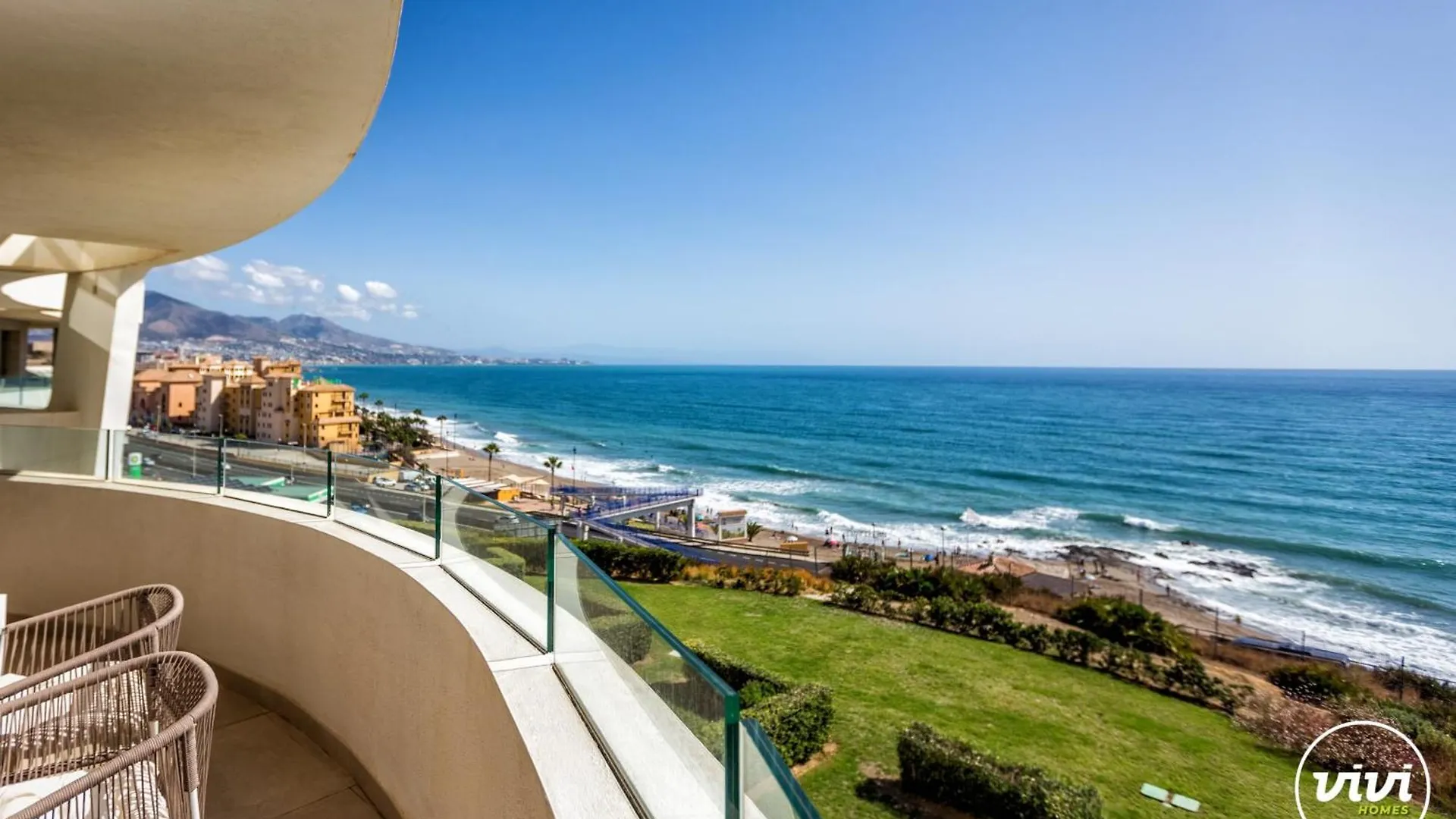 Vivi Homes - Emerald Pool, Sea View, Gym & Sauna El Faro 0*,  Spain