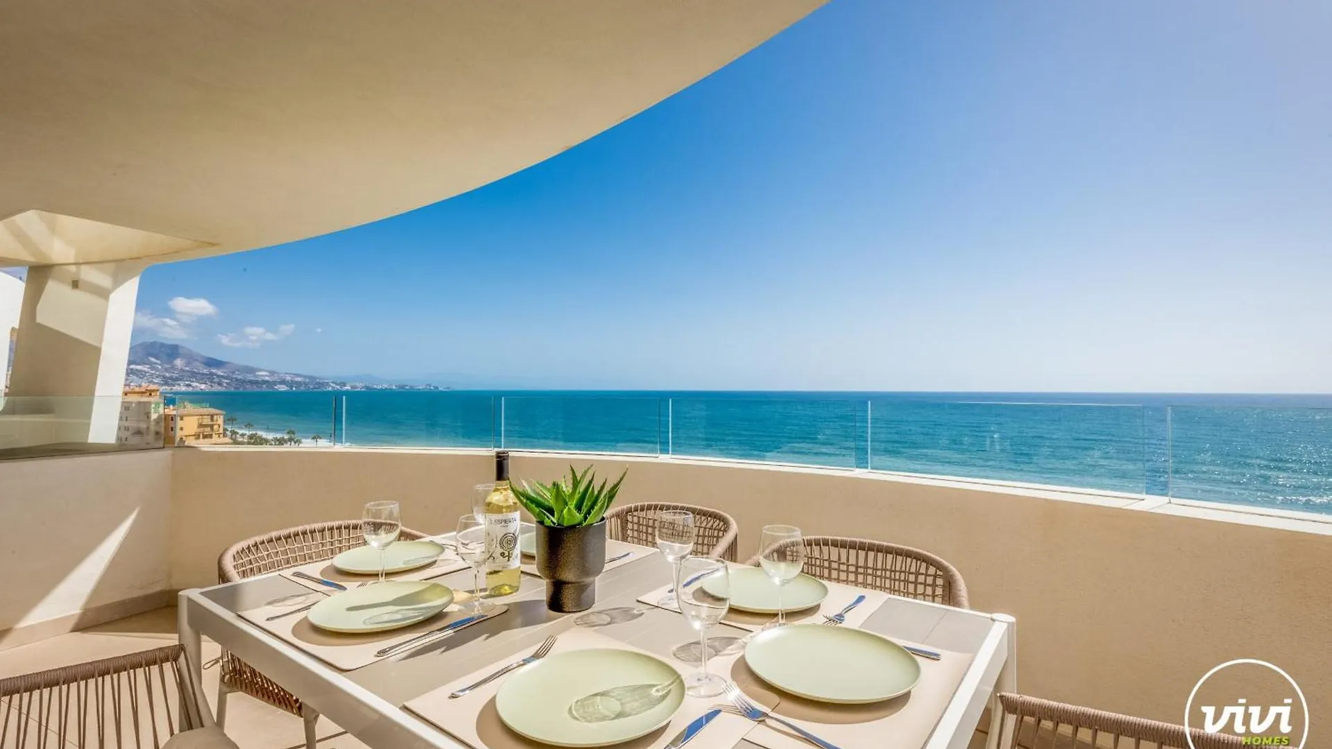 Vivi Homes - Emerald Pool, Sea View, Gym & Sauna El Faro